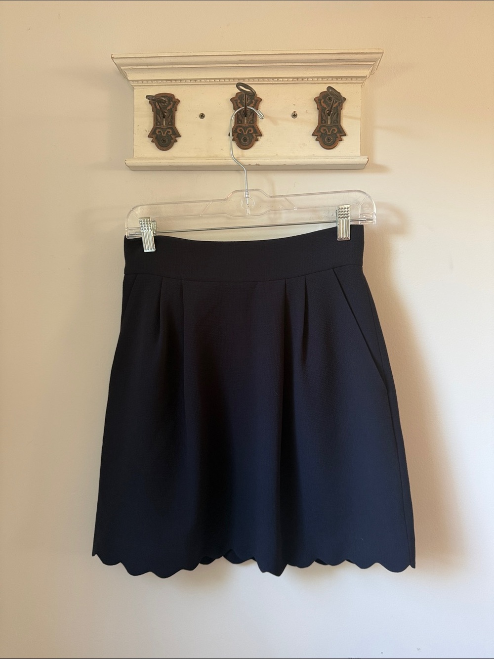 Club Monaco Navy Scalloped Hem Mini Skirt With Pockets Dressy Romantic Feminine